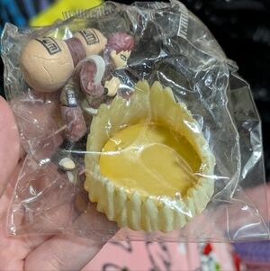 Yellow and Cream Party Favor Holder